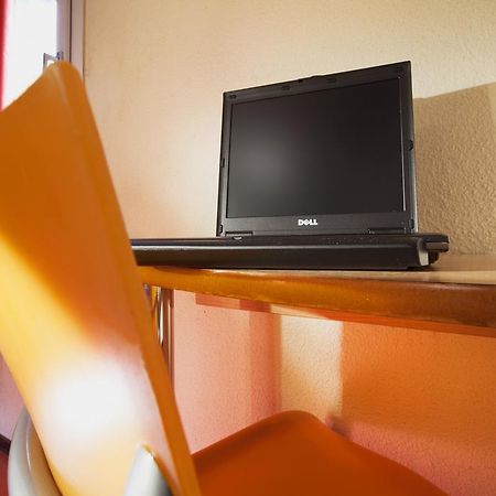 Premiere Classe Evreux Hotel Room photo